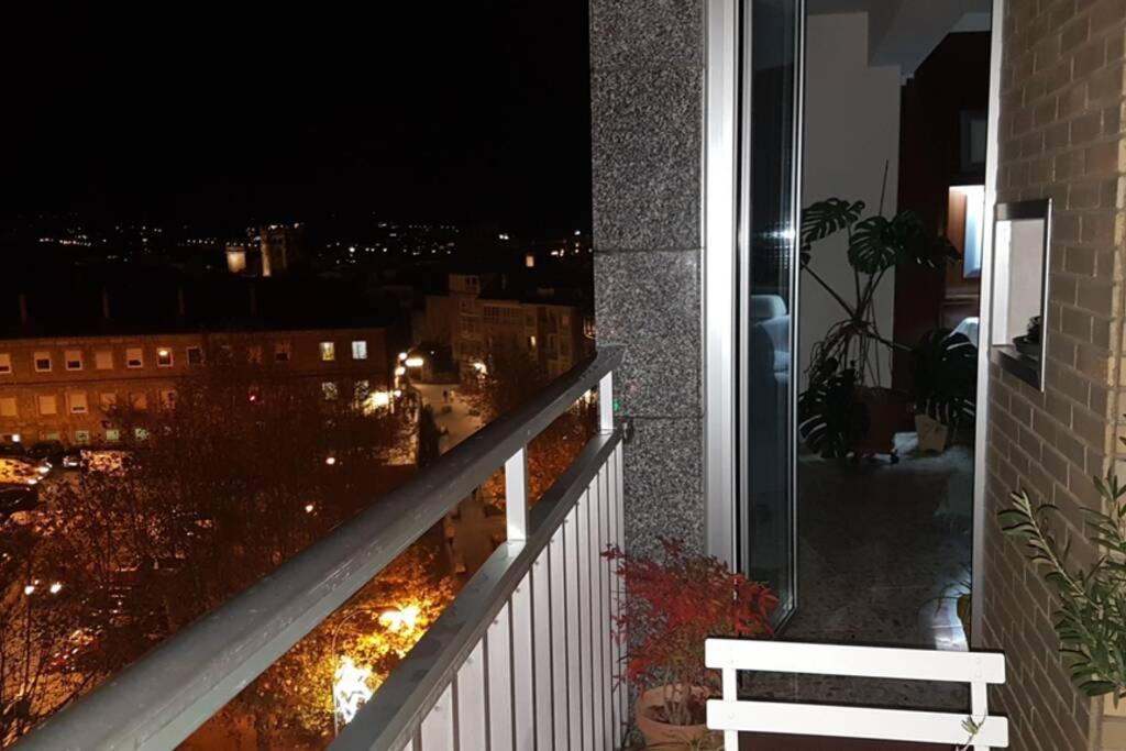 Amplio Y Luminoso Piso En El Centro De Ourense Exteriér fotografie